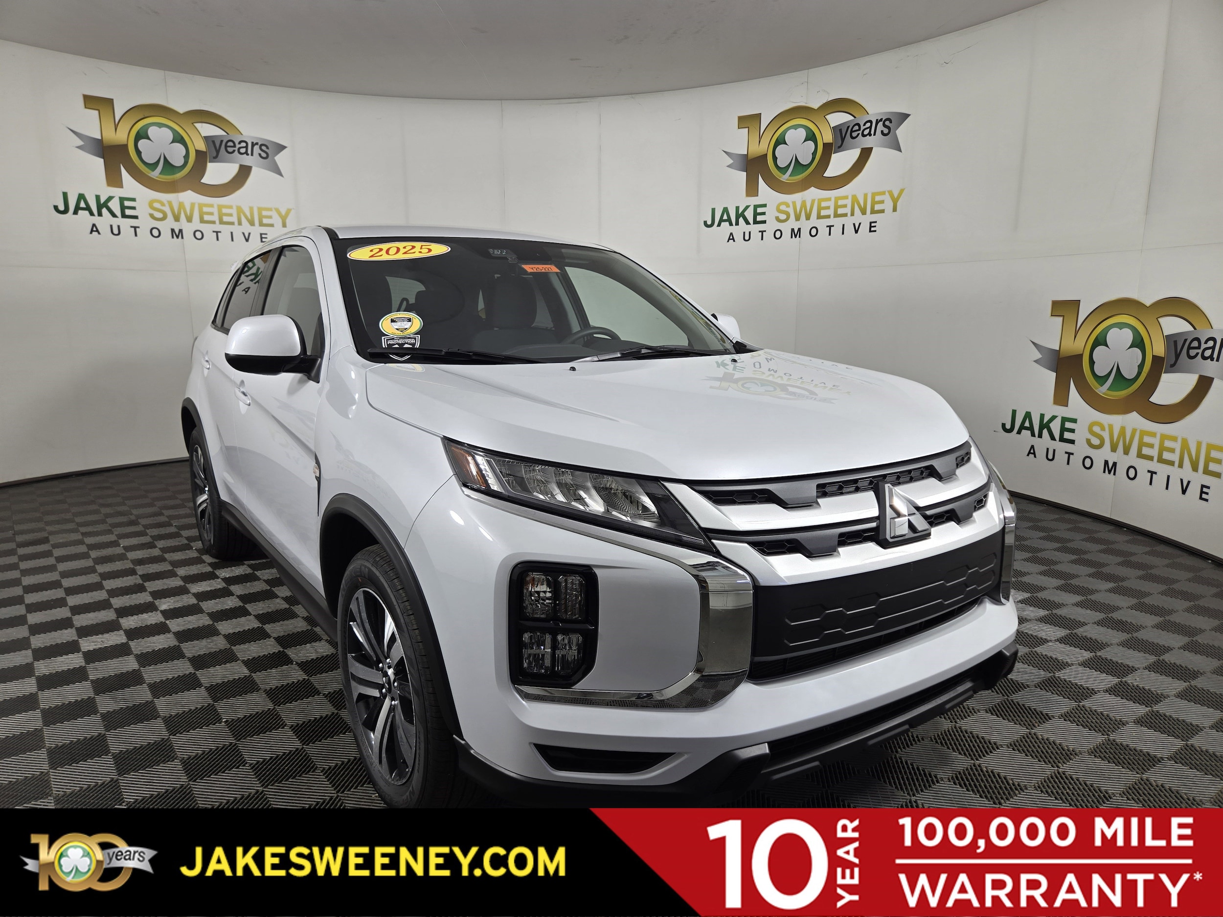 2025 Mitsubishi Outlander Sport ES's photo