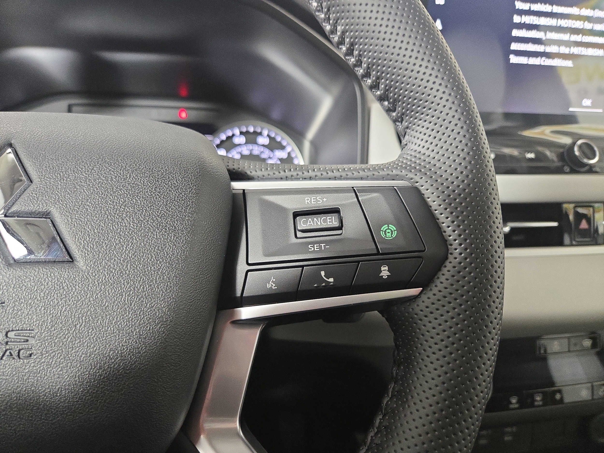 2026 Mitsubishi Outlander SE - Photo 18