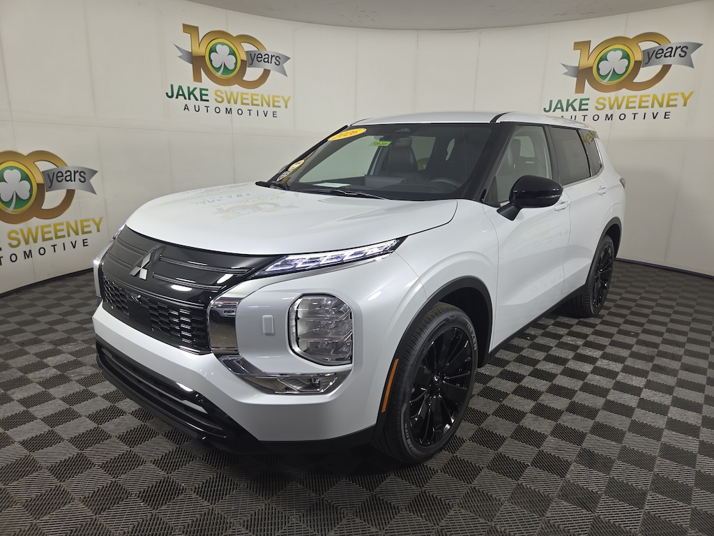 New 2026 Mitsubishi Outlander LE SUV