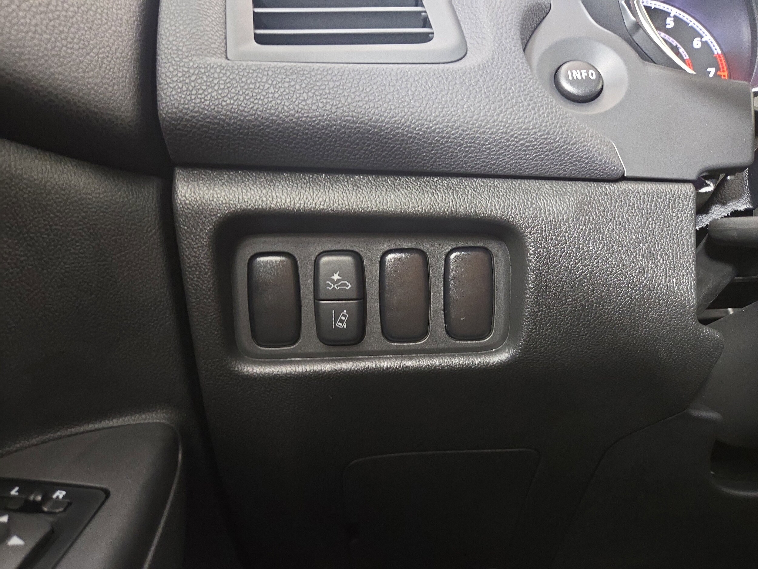 2025 Mitsubishi Outlander Sport ES - Photo 27