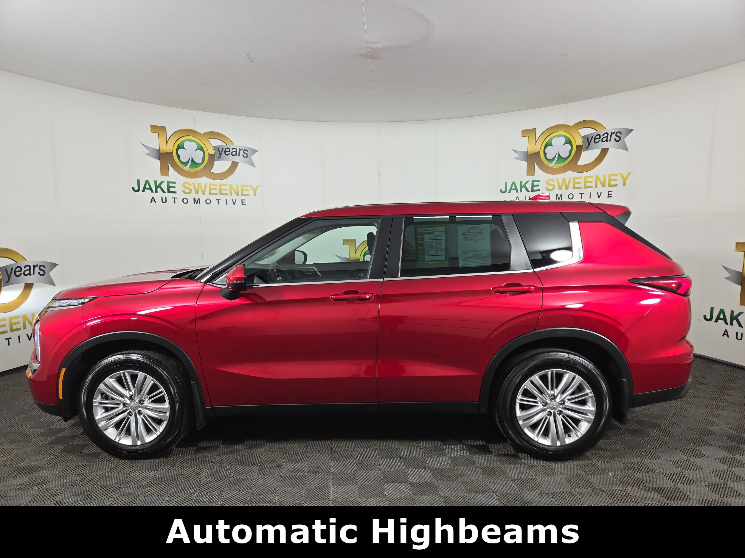 2023 Mitsubishi Outlander ES photo 3