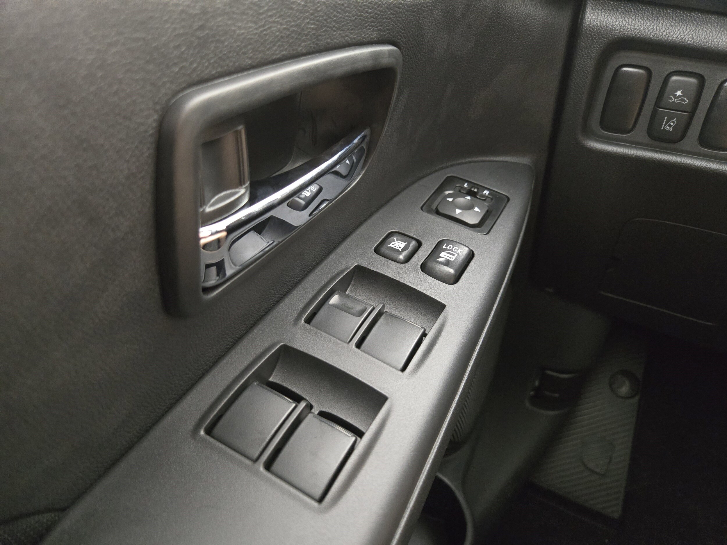 2025 Mitsubishi Outlander Sport LE - Photo 29