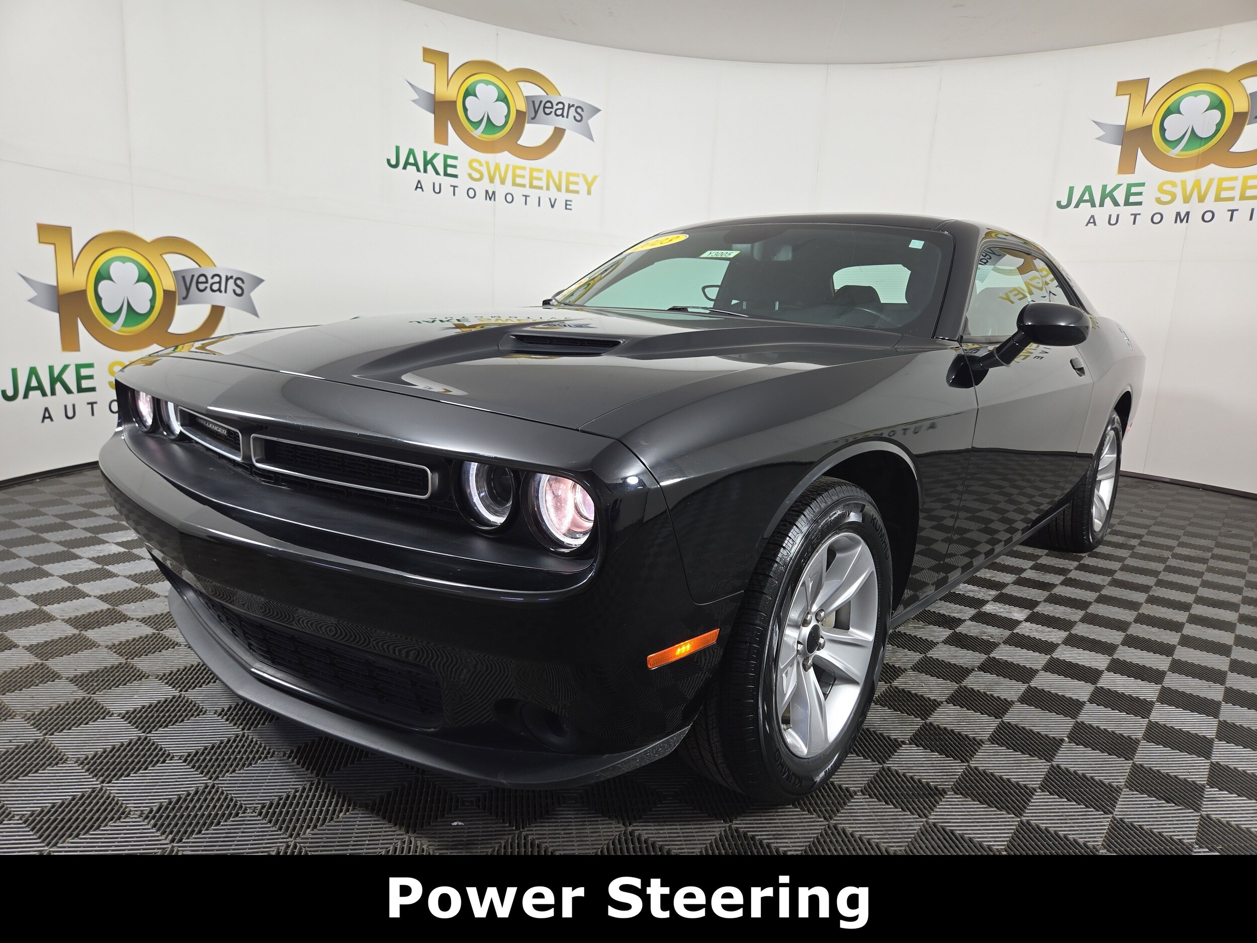 2023 Dodge Challenger SXT photo 3