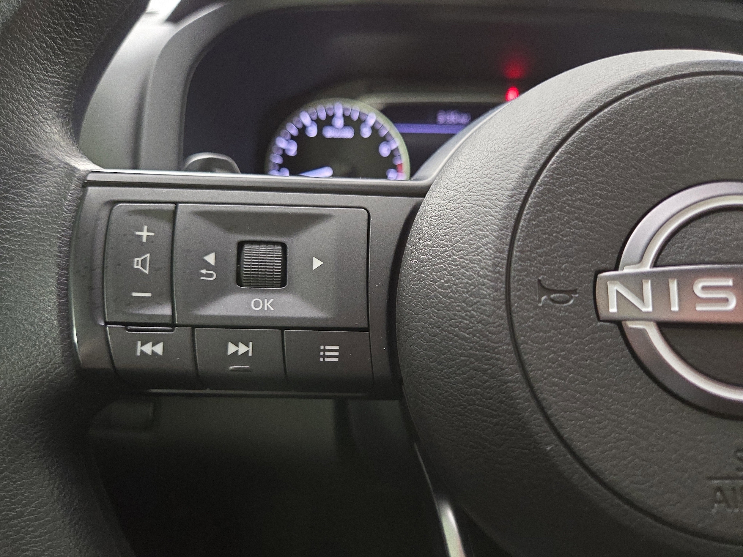 2024 Nissan Pathfinder S - Photo 15