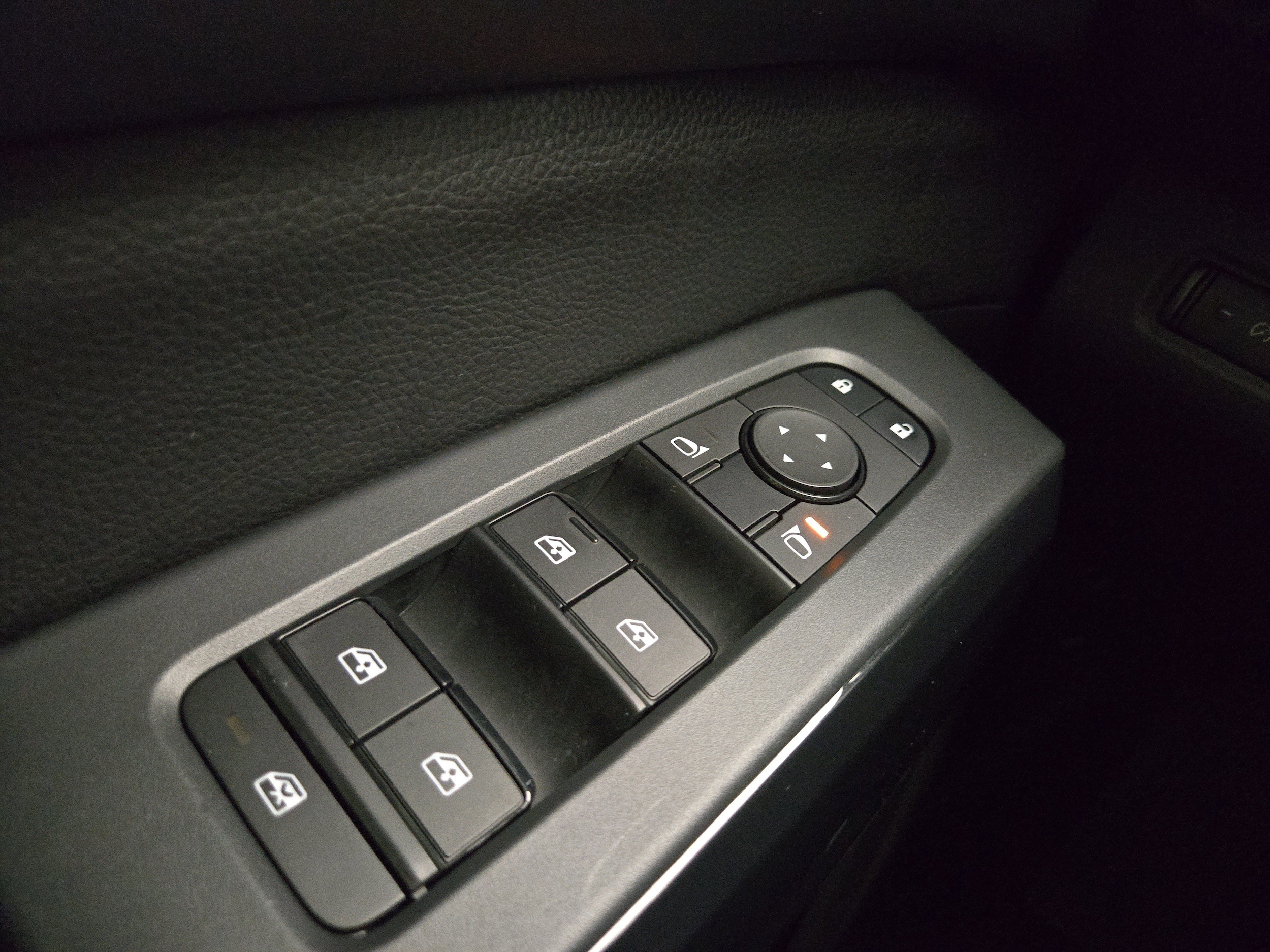 2024 Nissan Pathfinder S - Photo 27