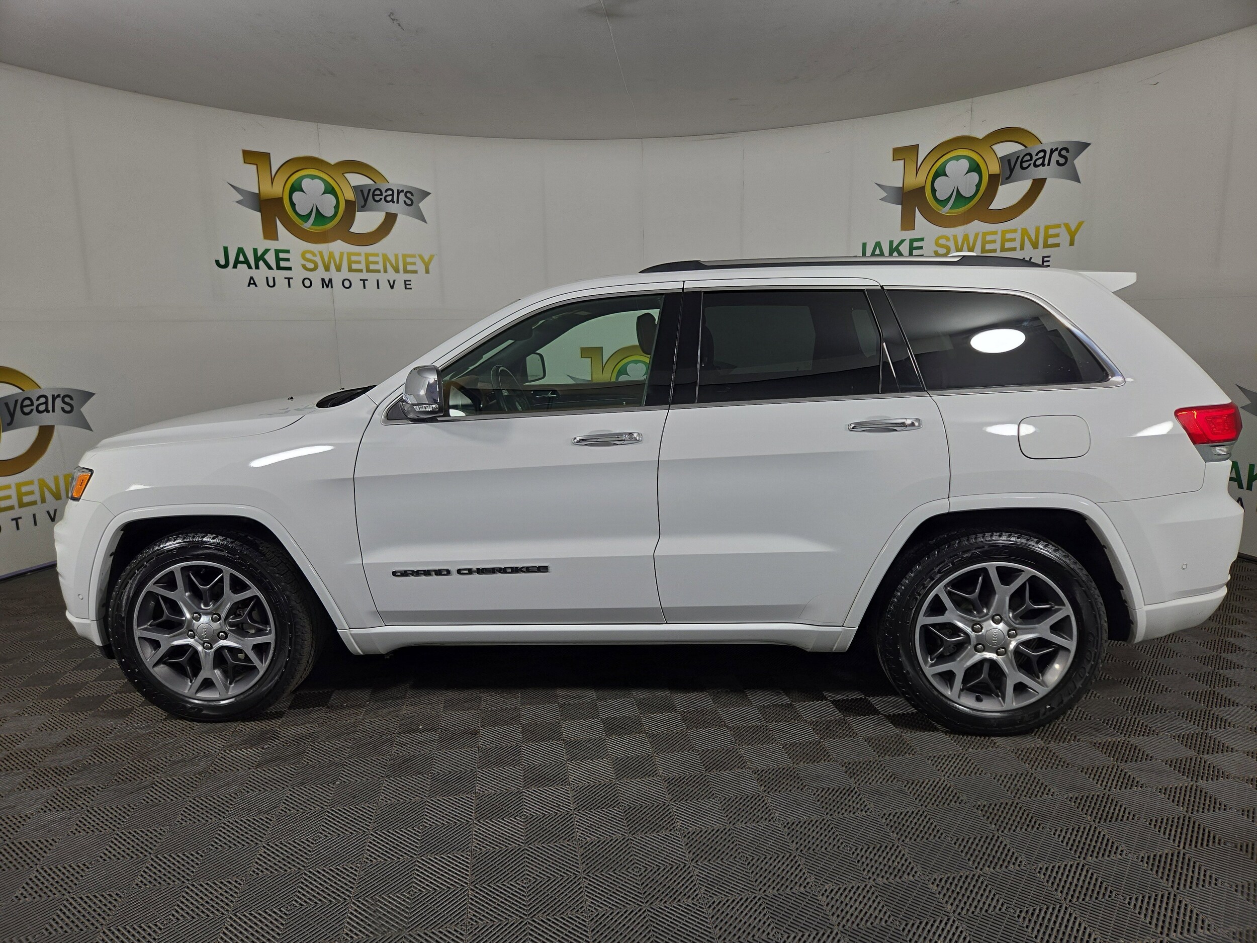 2020 Jeep Grand Cherokee Overland photo 3