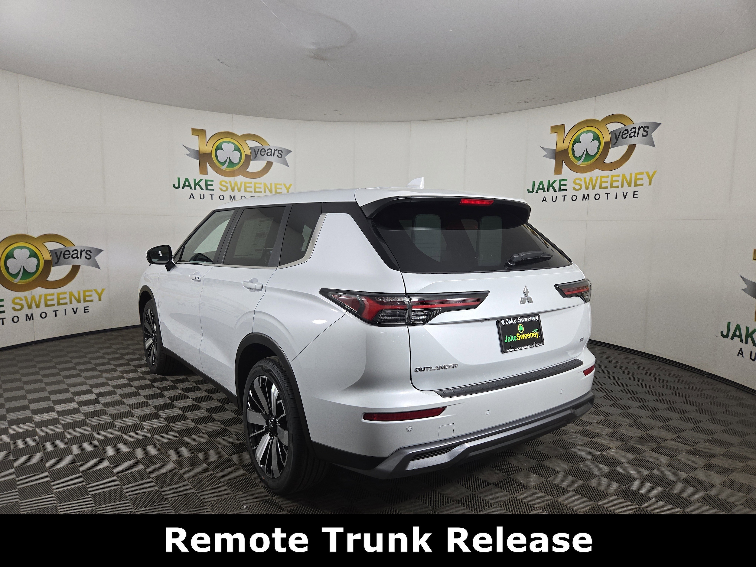 2026 Mitsubishi Outlander SE - Photo 6