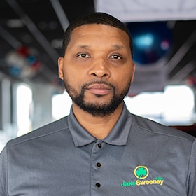 Staff member Donald Graham from ID_b817cf791dc7
