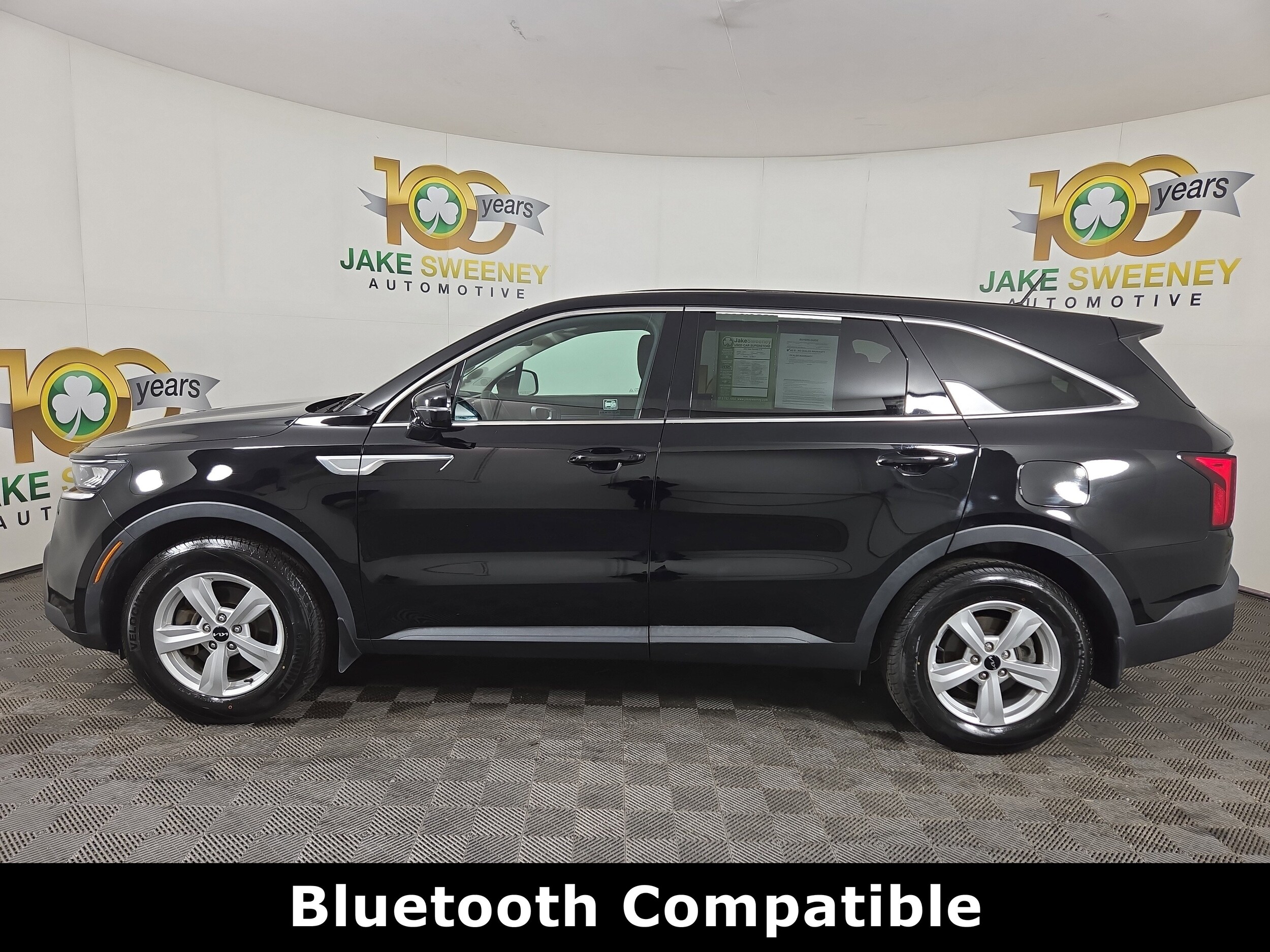 2023 Kia Sorento LX photo 4