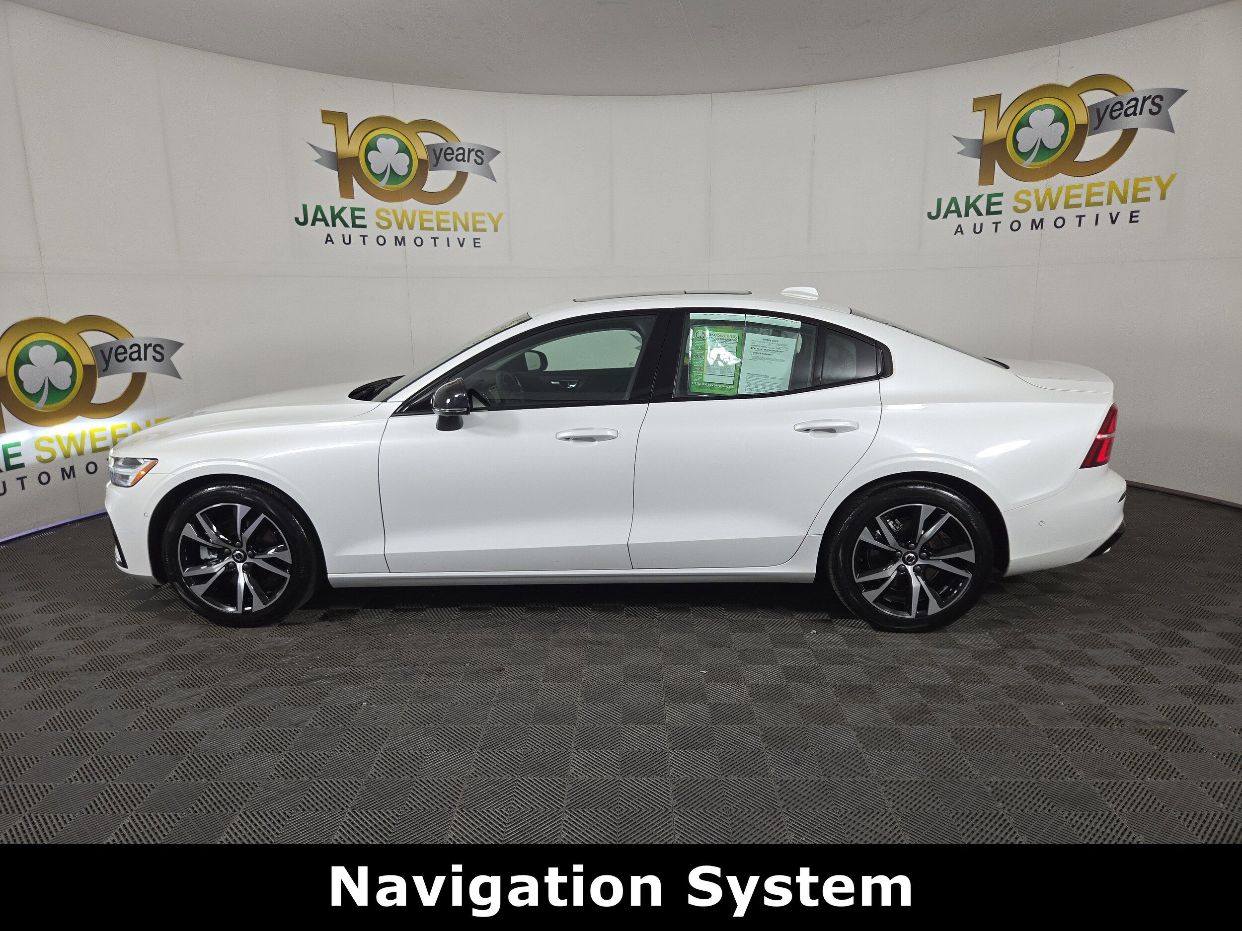 2024 Volvo S60 B5 Plus photo 3