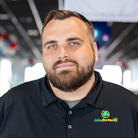 Staff member Mike Osie from ID_078c158514f8