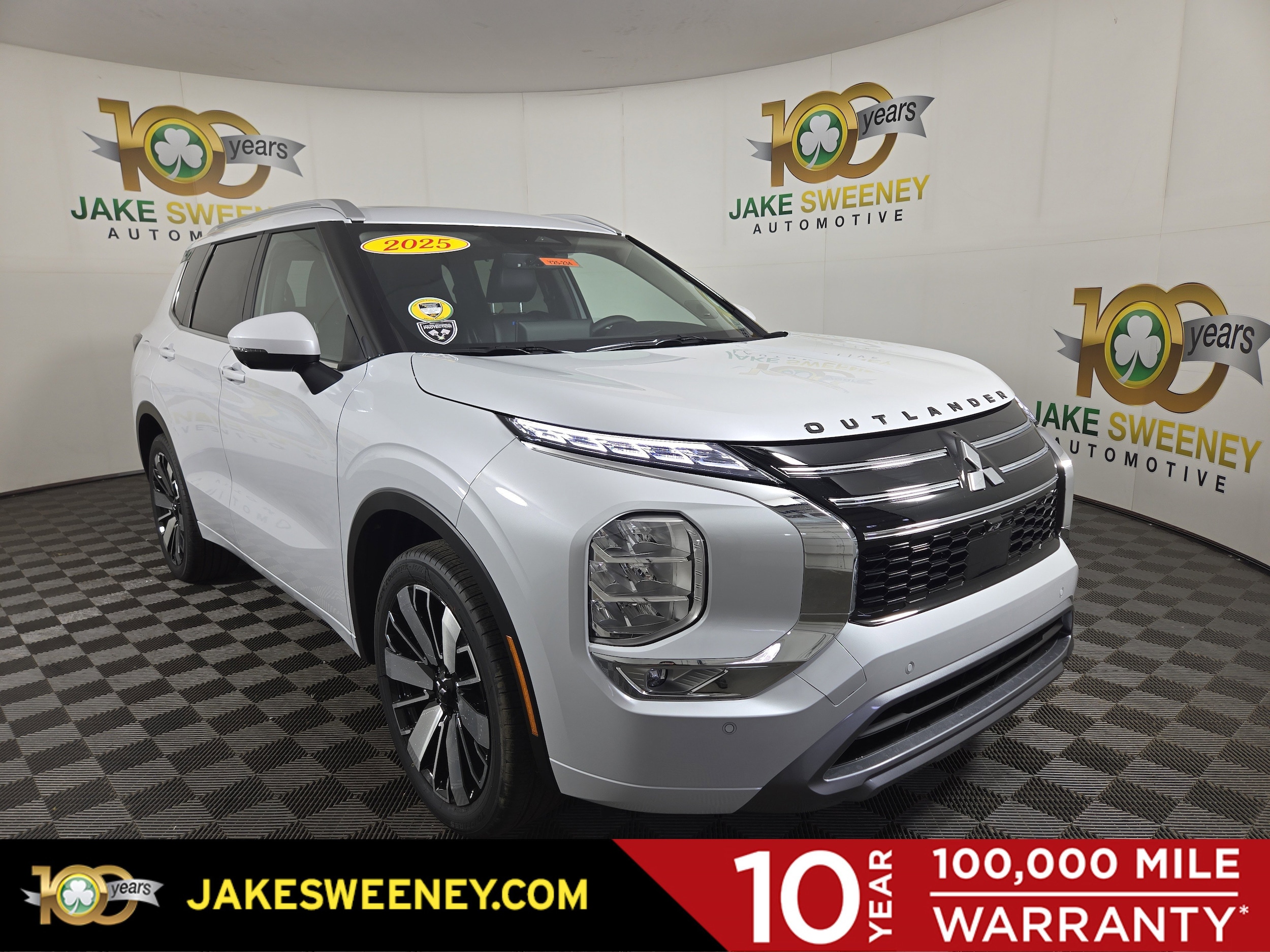 2025 Mitsubishi Outlander SEL's photo