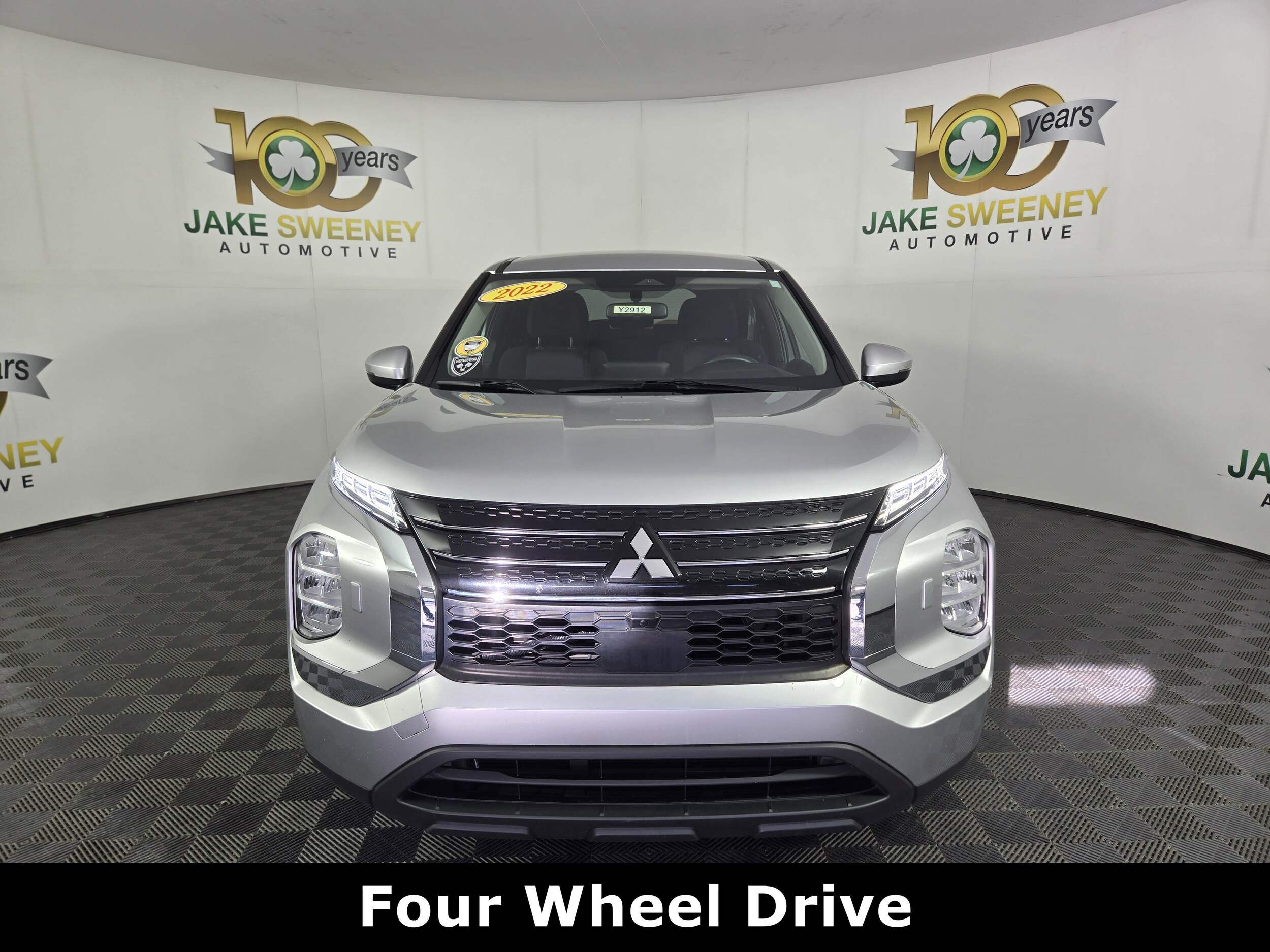 2022 Mitsubishi Outlander ES photo 2