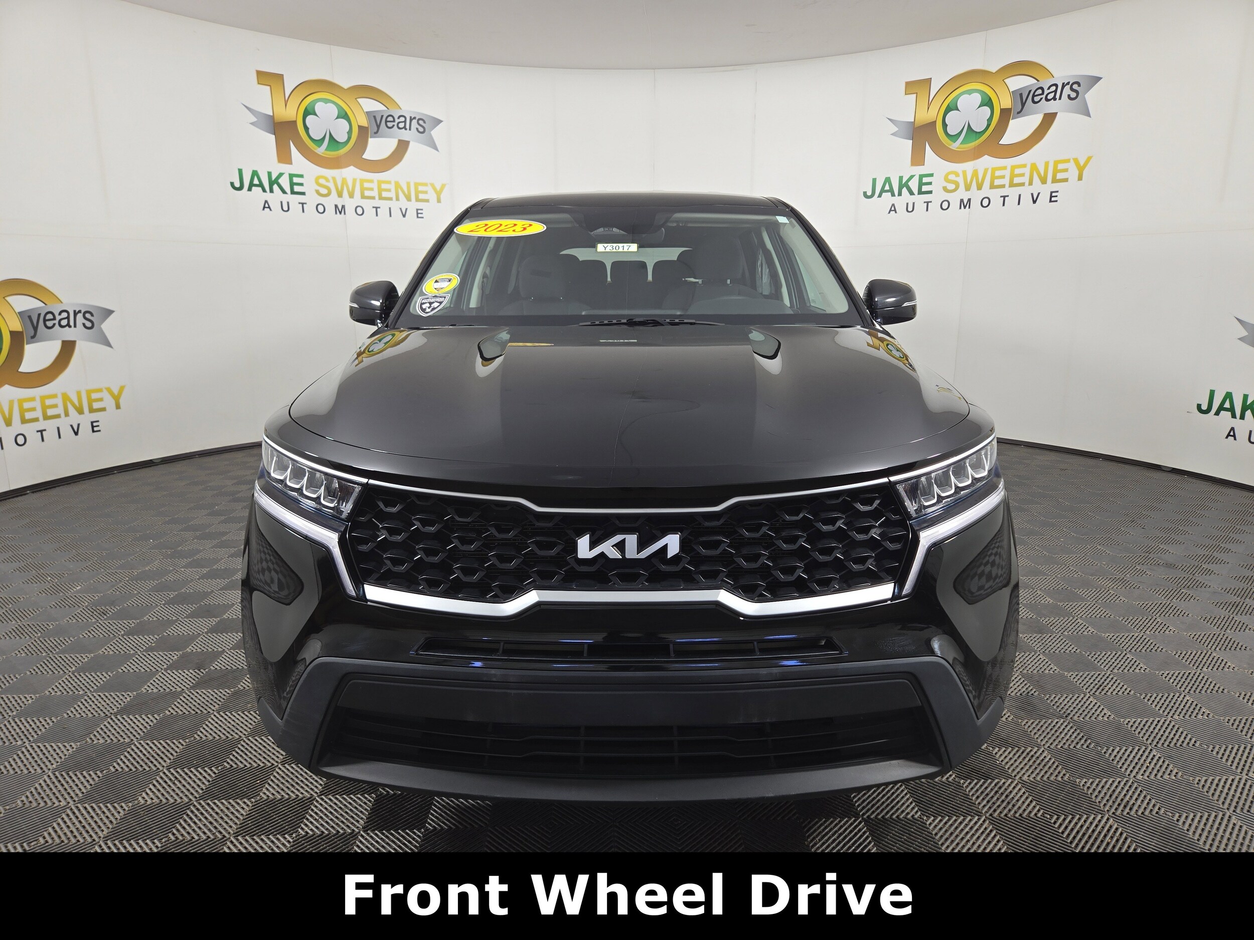 2023 Kia Sorento LX photo 2