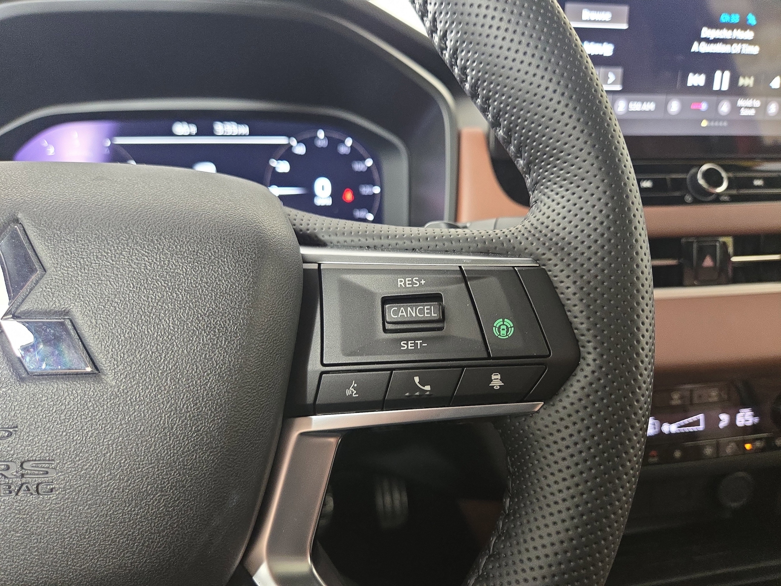 2025 Mitsubishi Outlander SEL - Photo 18