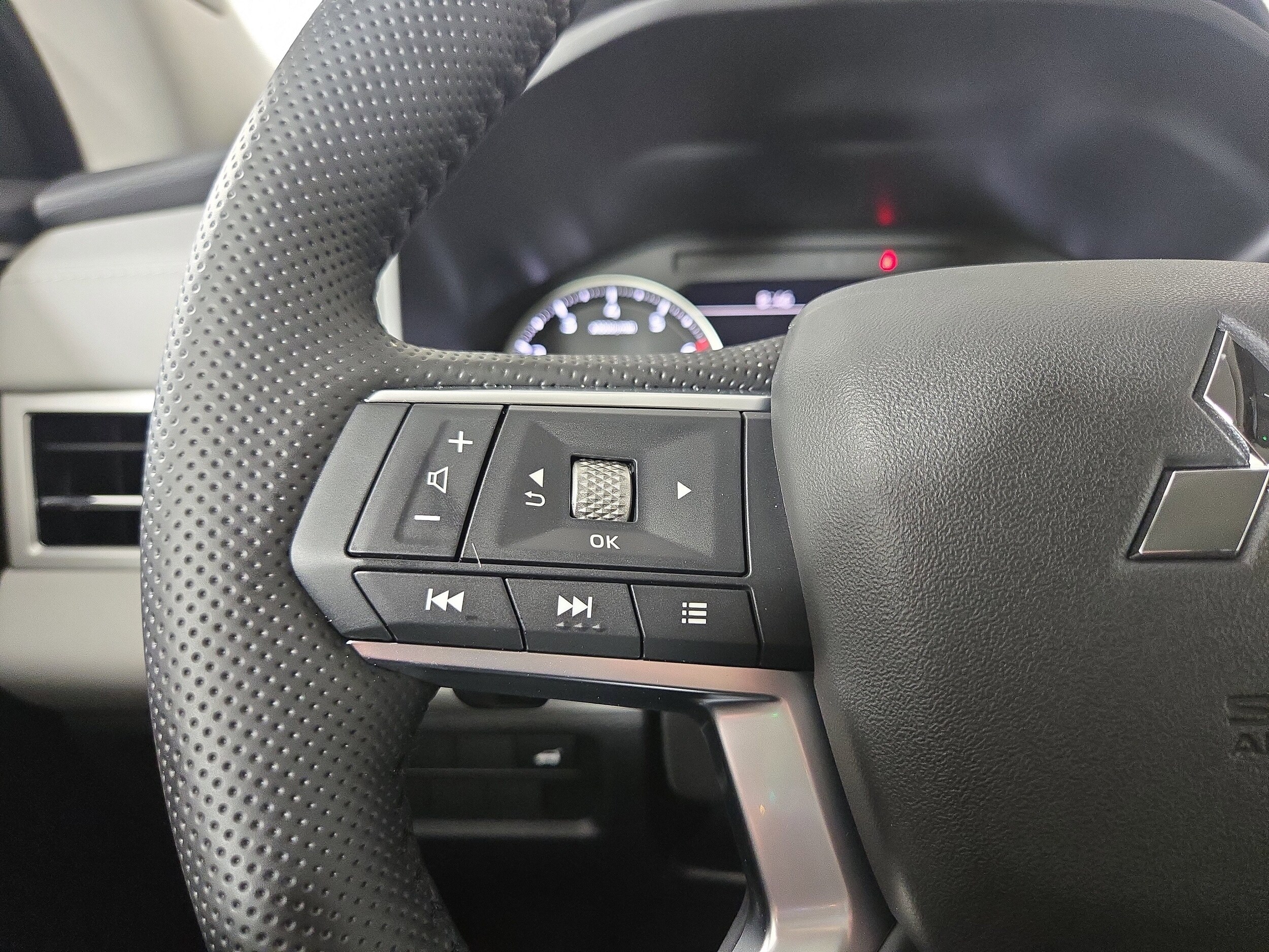 2026 Mitsubishi Outlander SE - Photo 17