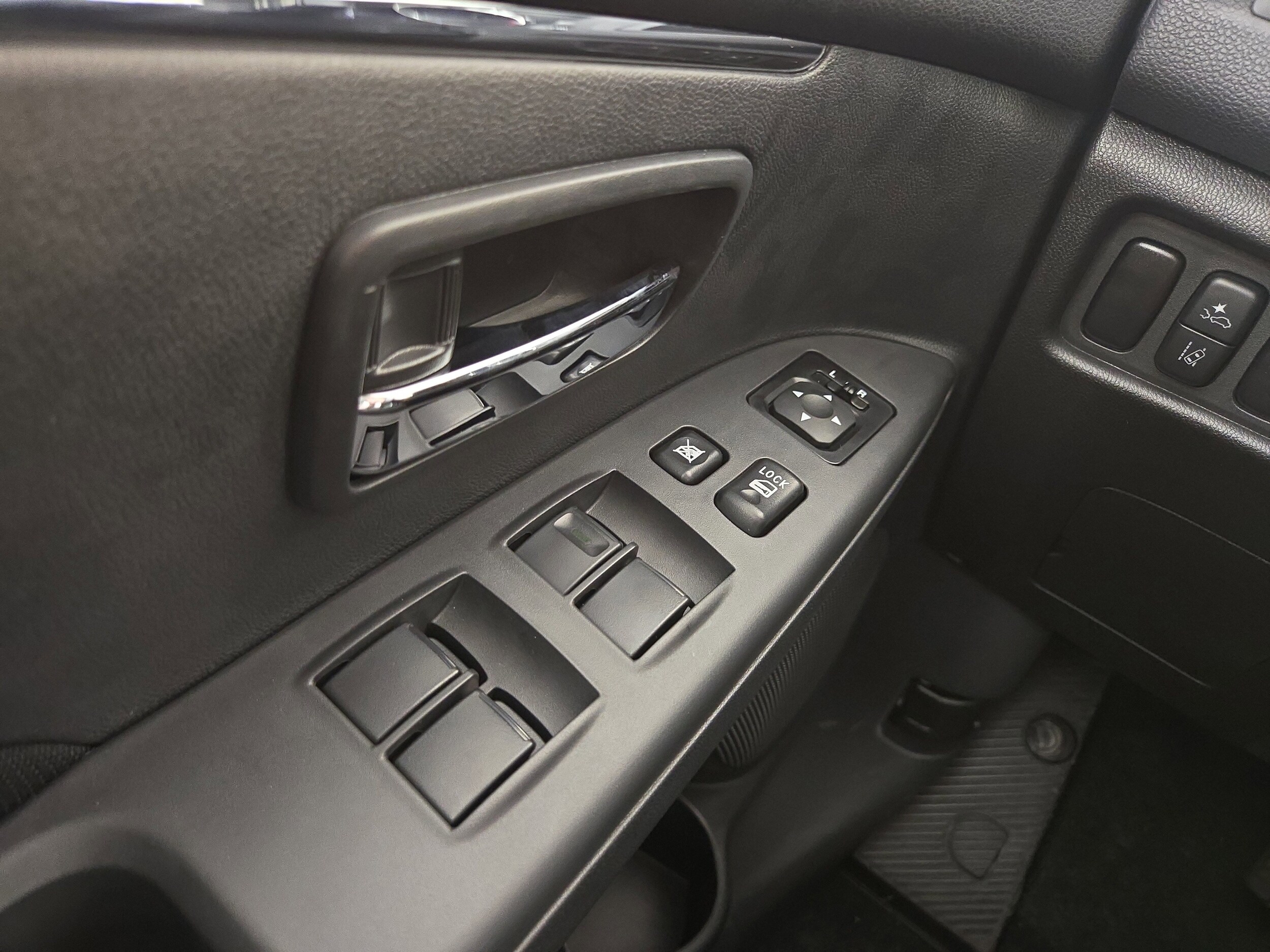 2025 Mitsubishi Outlander Sport ES - Photo 28