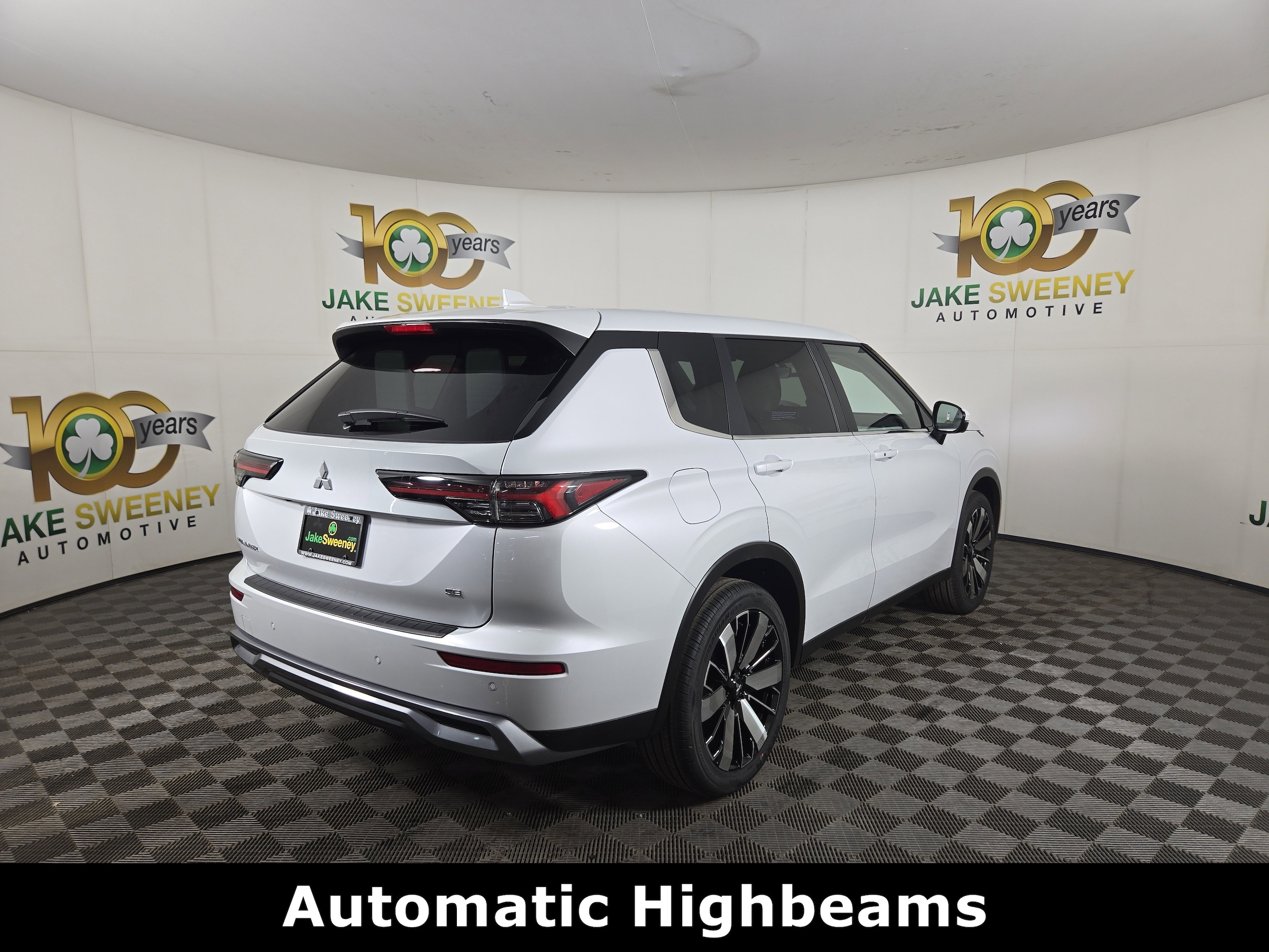 2026 Mitsubishi Outlander SE - Photo 10