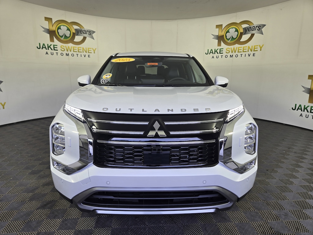 New 2025 Mitsubishi Outlander SE SUV