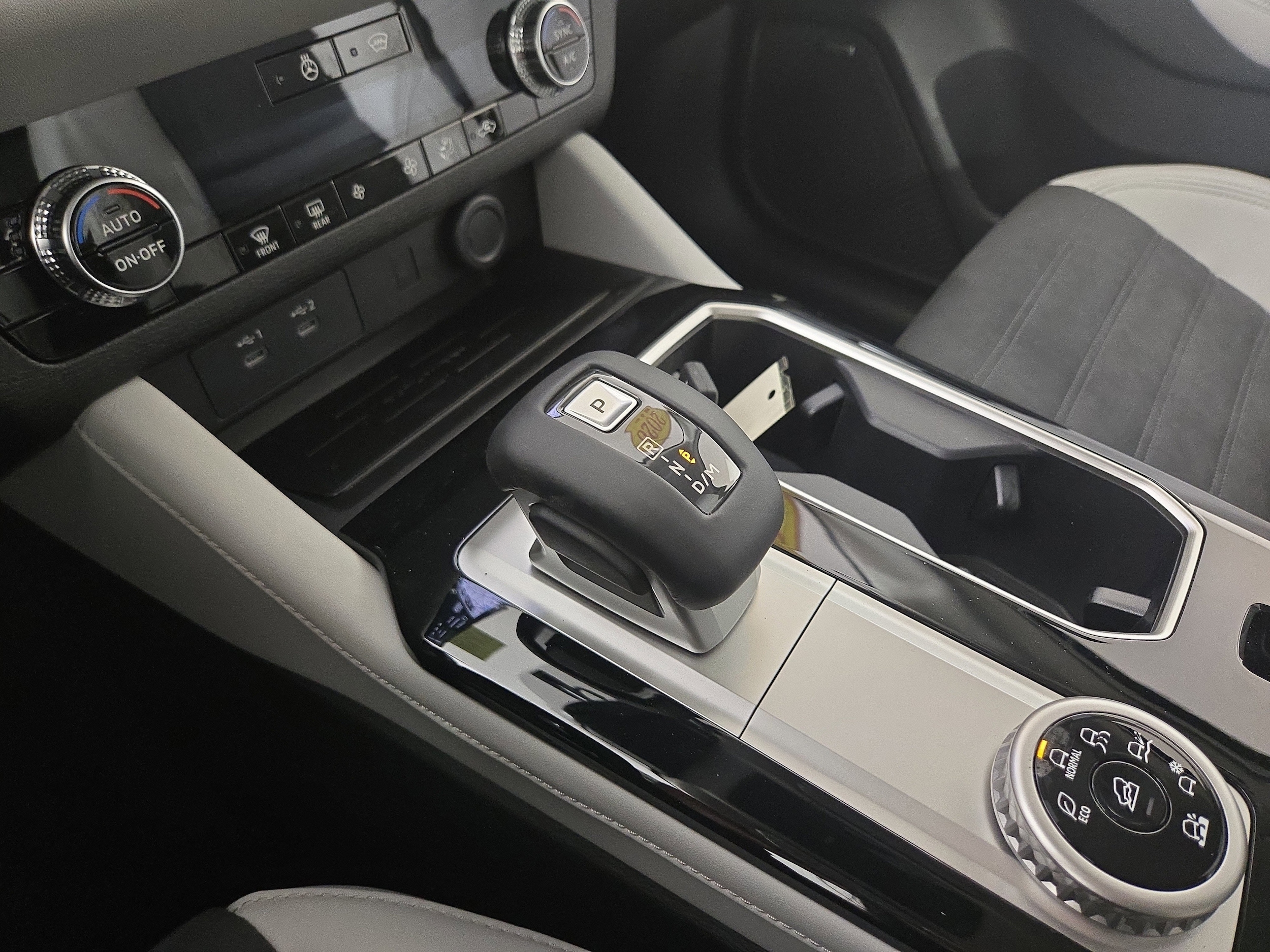 2026 Mitsubishi Outlander SE - Photo 25