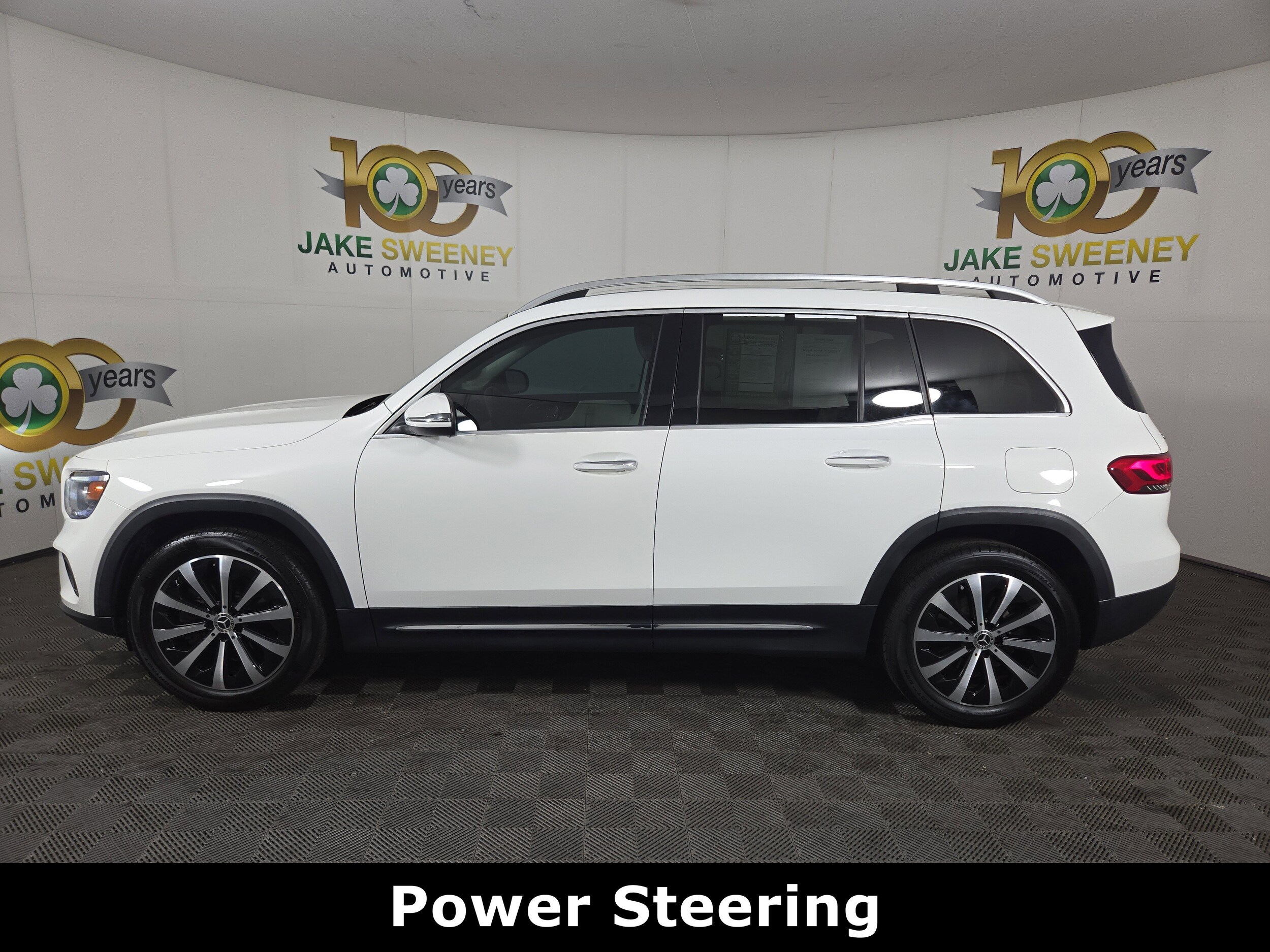 2021 Mercedes Benz GLB 250 photo 2