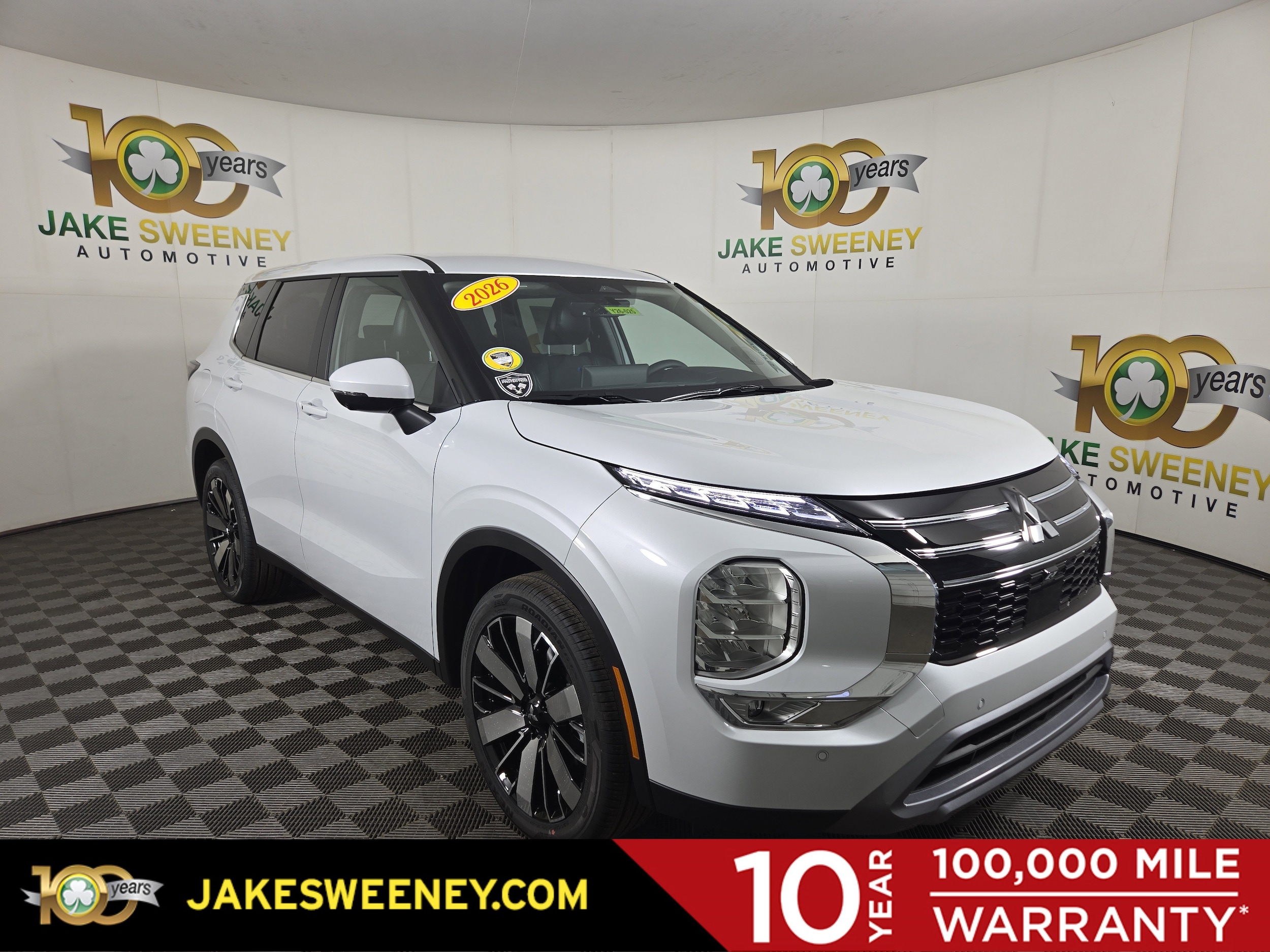 2026 Mitsubishi Outlander SE's photo