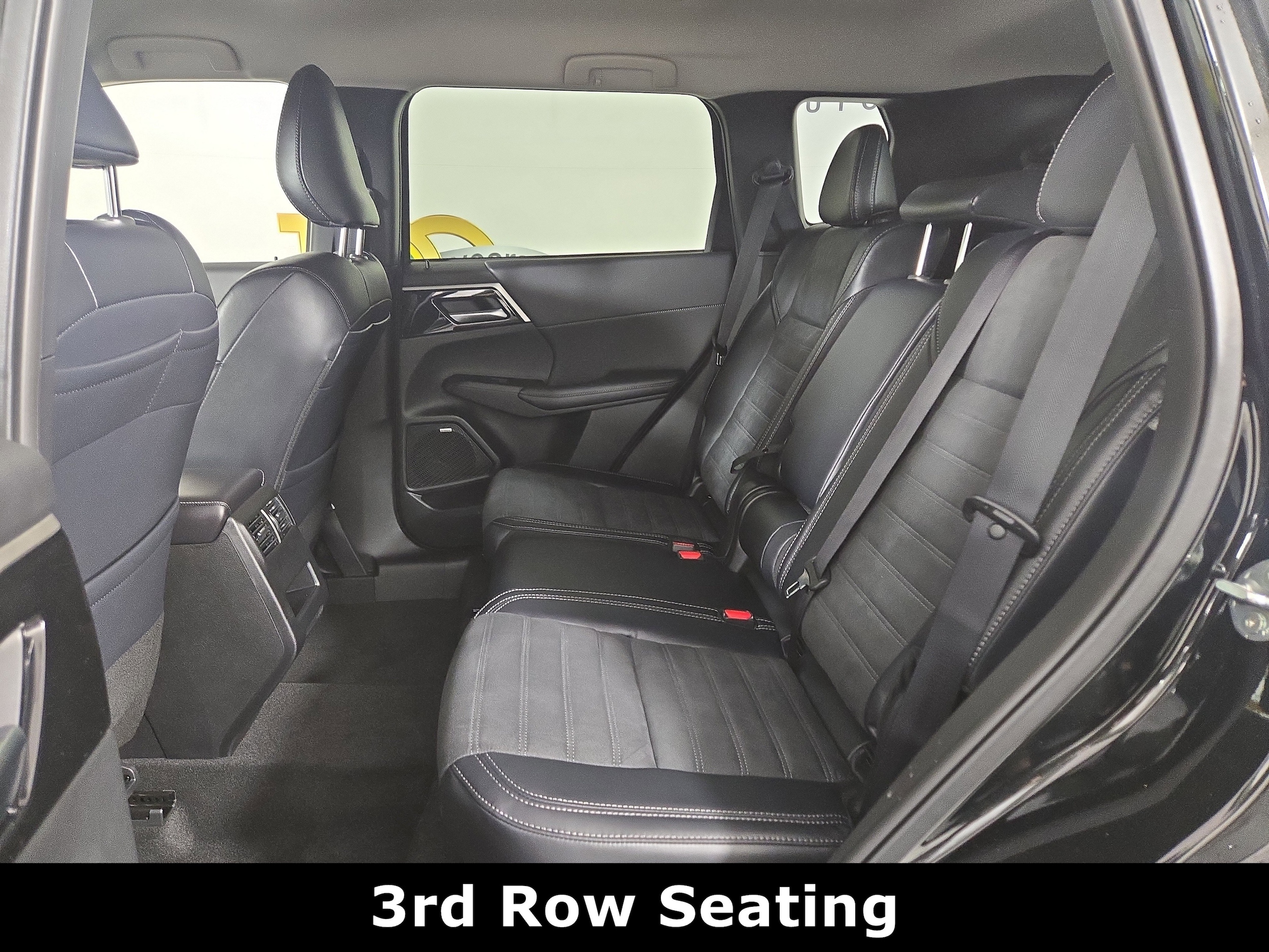 2026 Mitsubishi Outlander SE - Photo 13