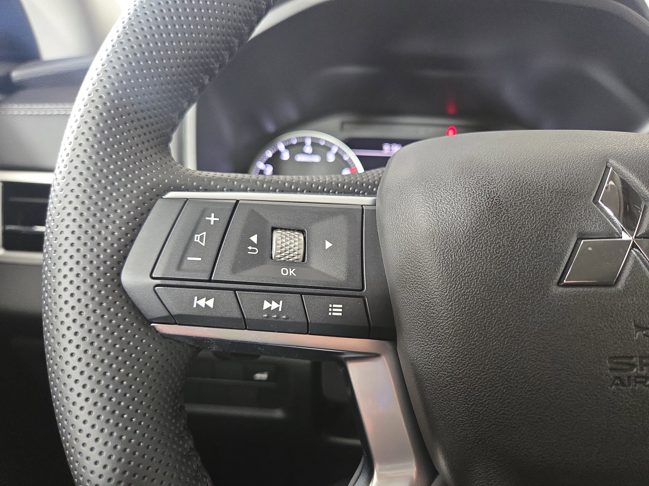 2026 Mitsubishi Outlander SE - Photo 17