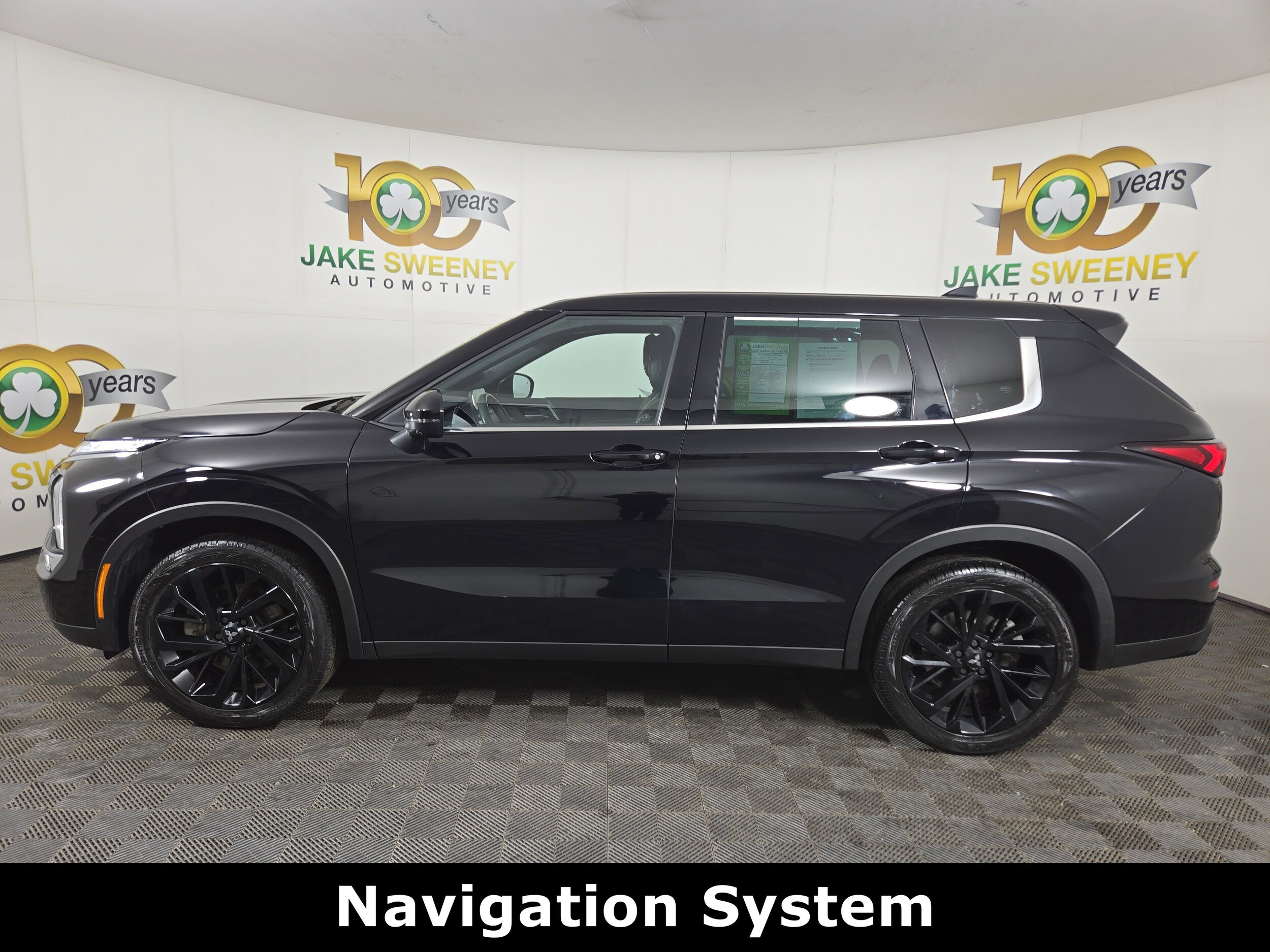 2023 Mitsubishi Outlander SE Black Edition photo 3