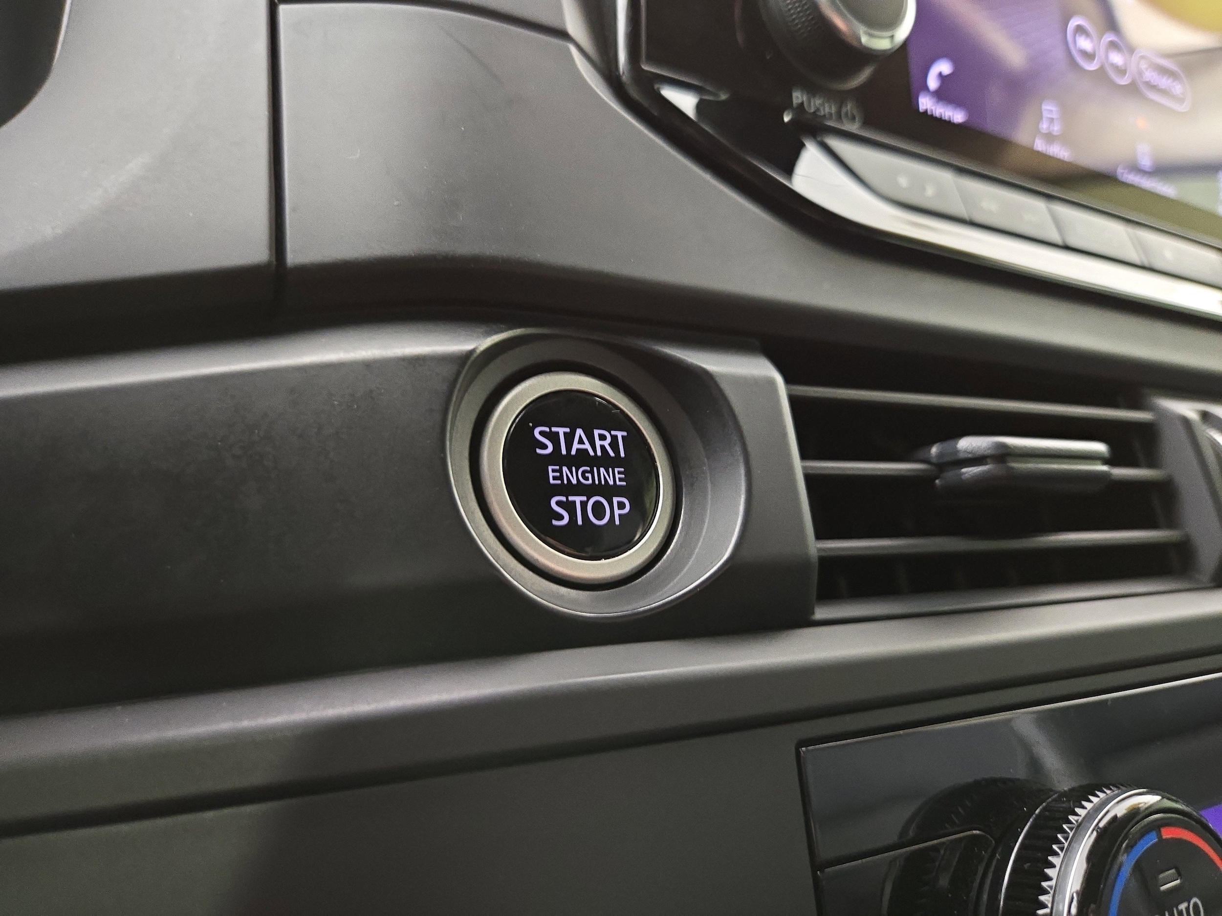 2024 Nissan Pathfinder S - Photo 24