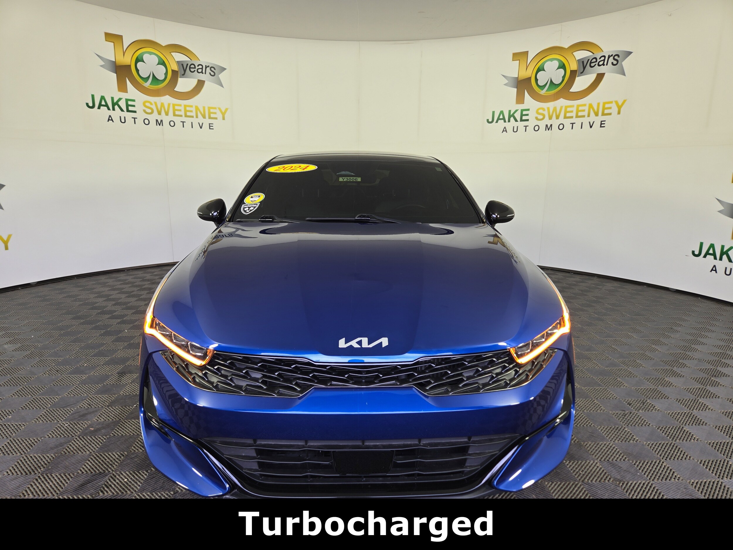 2024 Kia K5 GT-Line photo 2