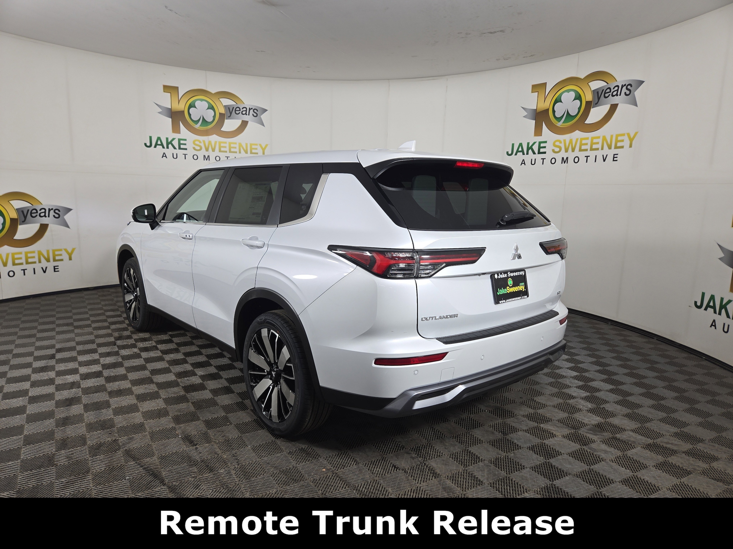 2026 Mitsubishi Outlander SE - Photo 6