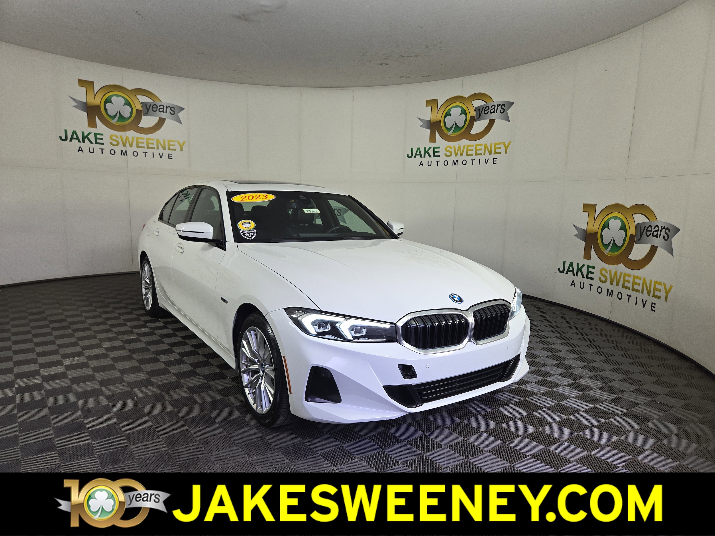 2023 BMW 3 Series 330e xDrive Sedan's photo