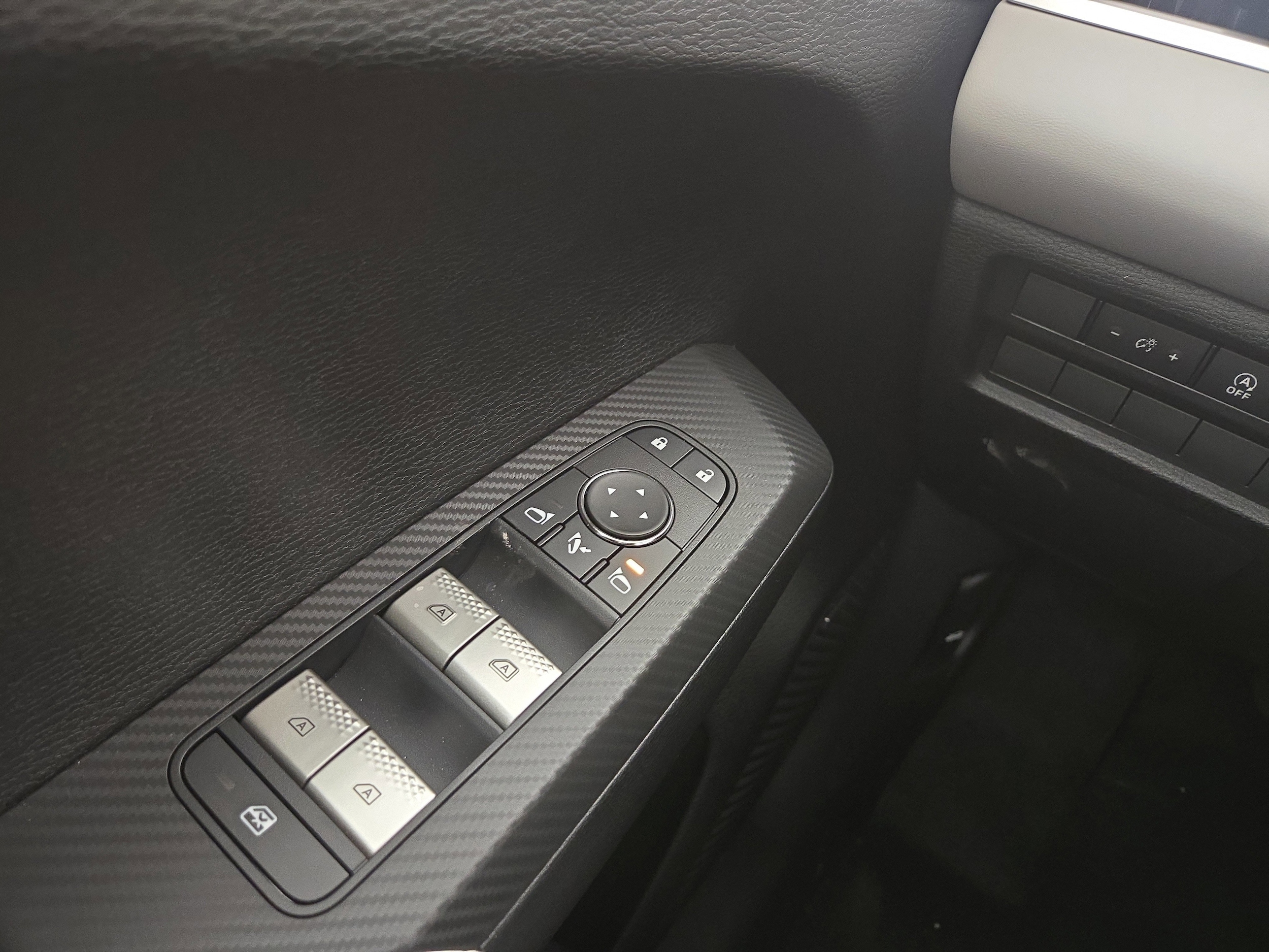 2026 Mitsubishi Outlander SE - Photo 32