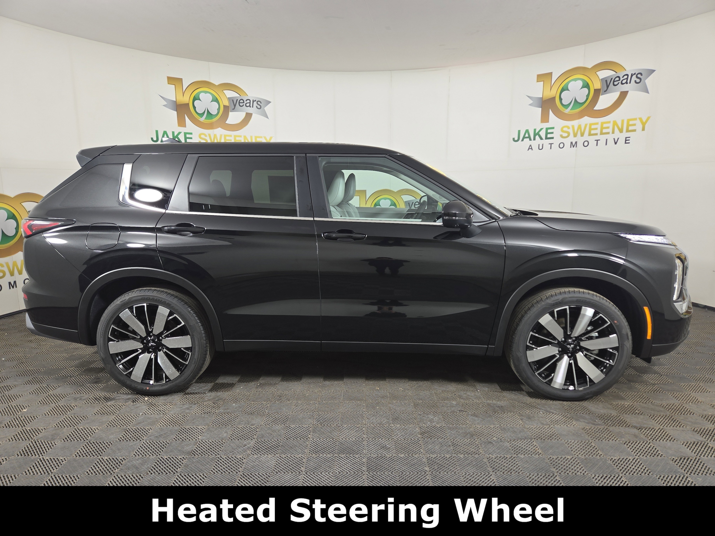 2026 Mitsubishi Outlander SE - Photo 11