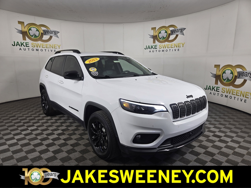 Used 2023 Jeep Cherokee Altitude Lux SUV