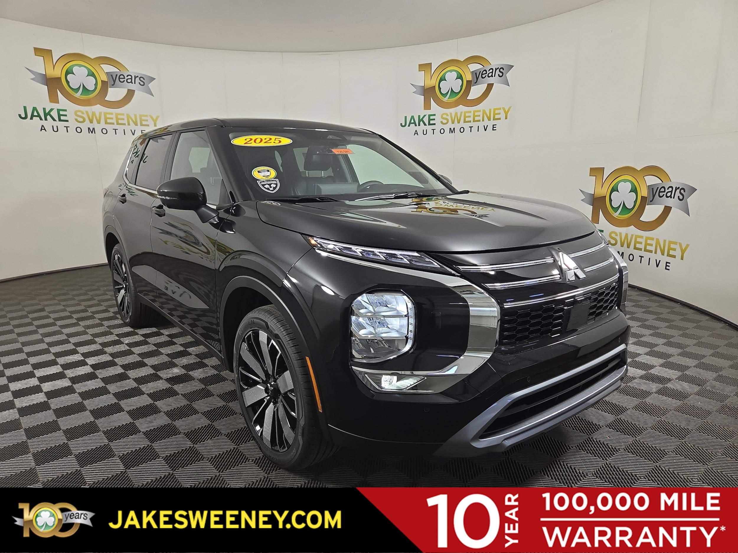 2025 Mitsubishi Outlander SE's photo