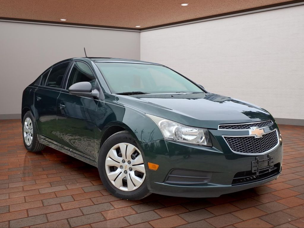 Used 2014 Chevrolet Cruze LS with VIN 1G1PA5SH2E7136522 for sale in Hampshire, IL