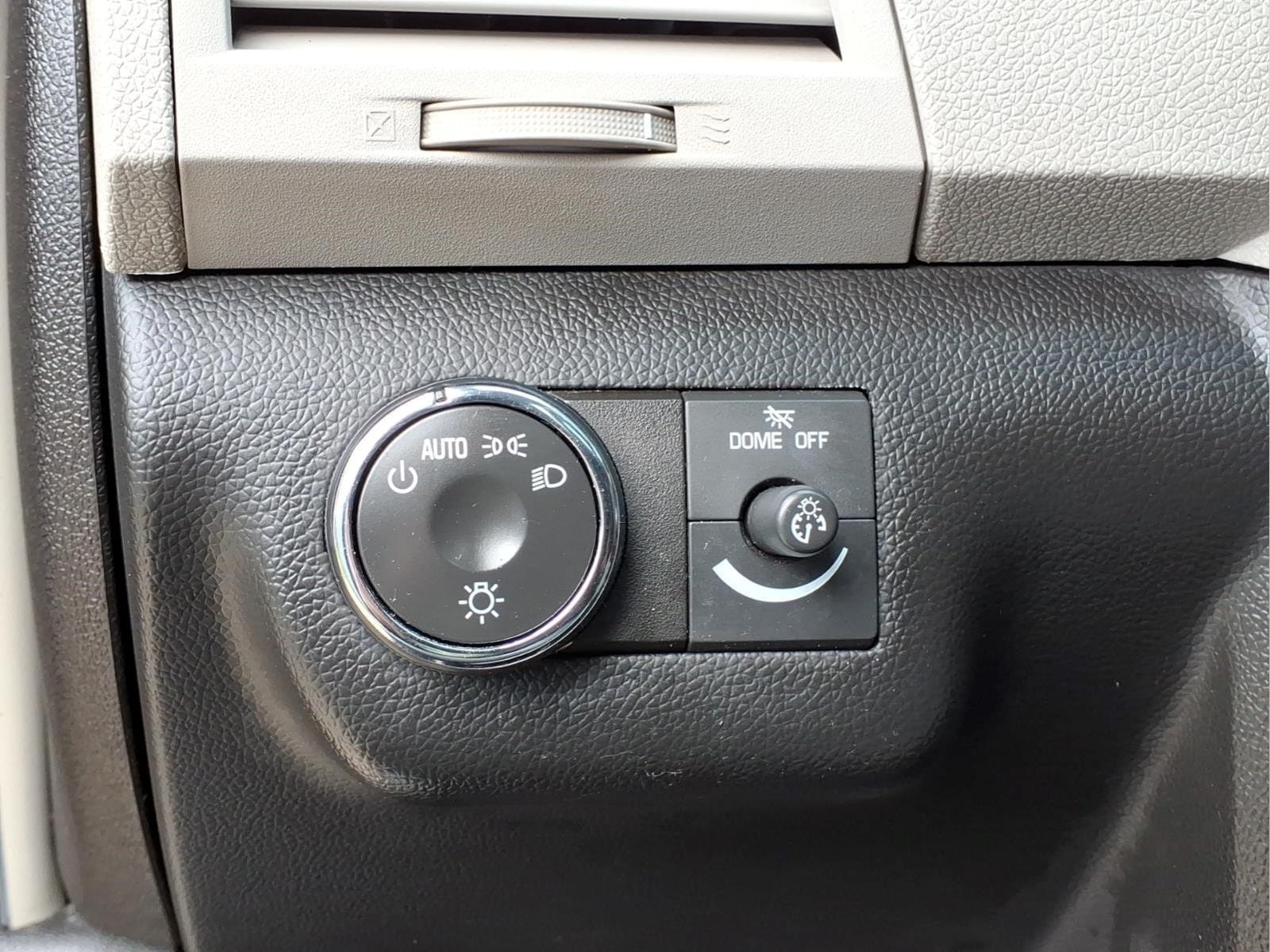 2009 Chevrolet Traverse LTZ - Photo 23