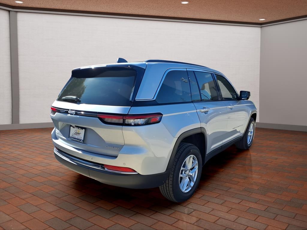 New 2025 Jeep Grand Cherokee LAREDO X 4X4 Sport Utility