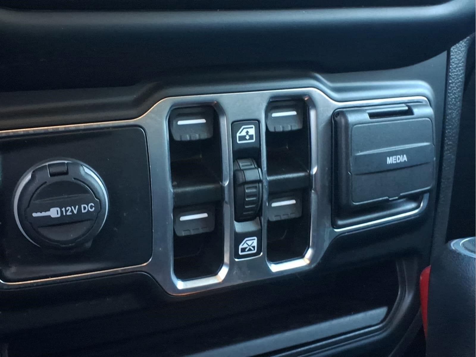 2022 Jeep Gladiator Overland - Photo 12