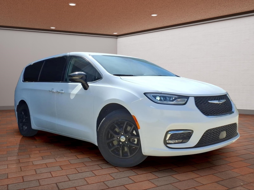 Used 2024 Chrysler Pacifica Touring L Van Passenger Van