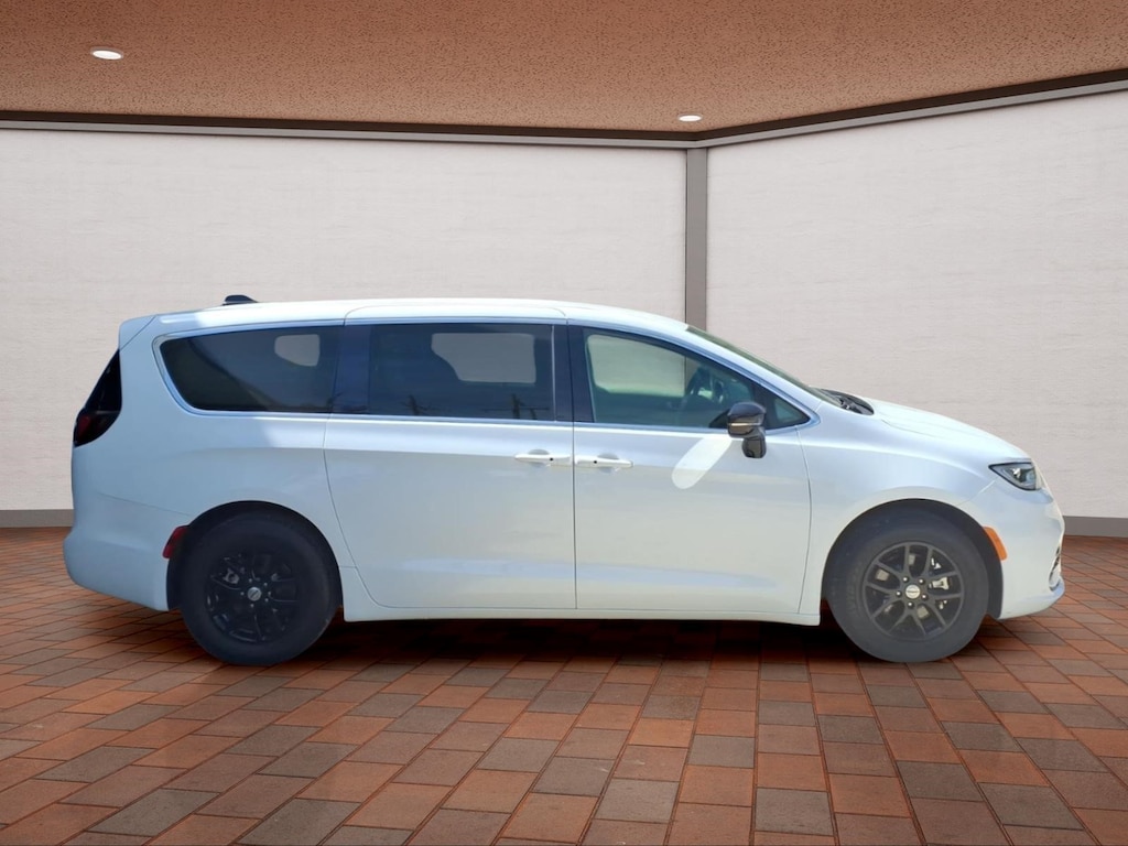 Used 2024 Chrysler Pacifica Touring L Van Passenger Van
