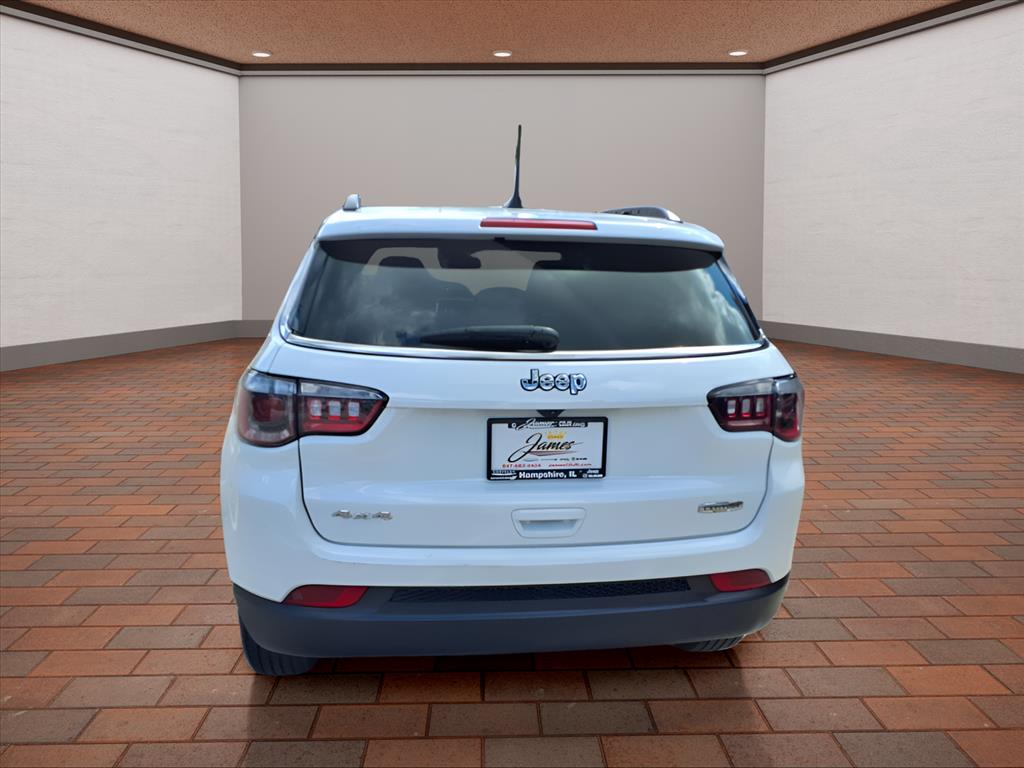 2022 Jeep Compass Latitude photo 4