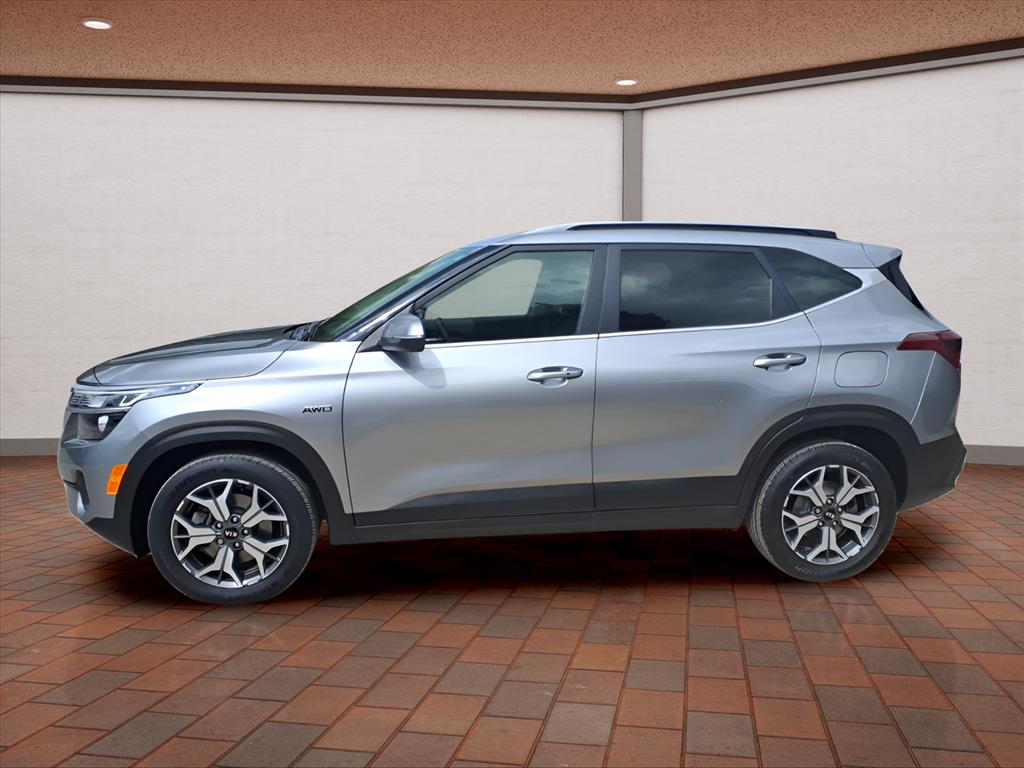 2021 Kia Seltos EX photo 2