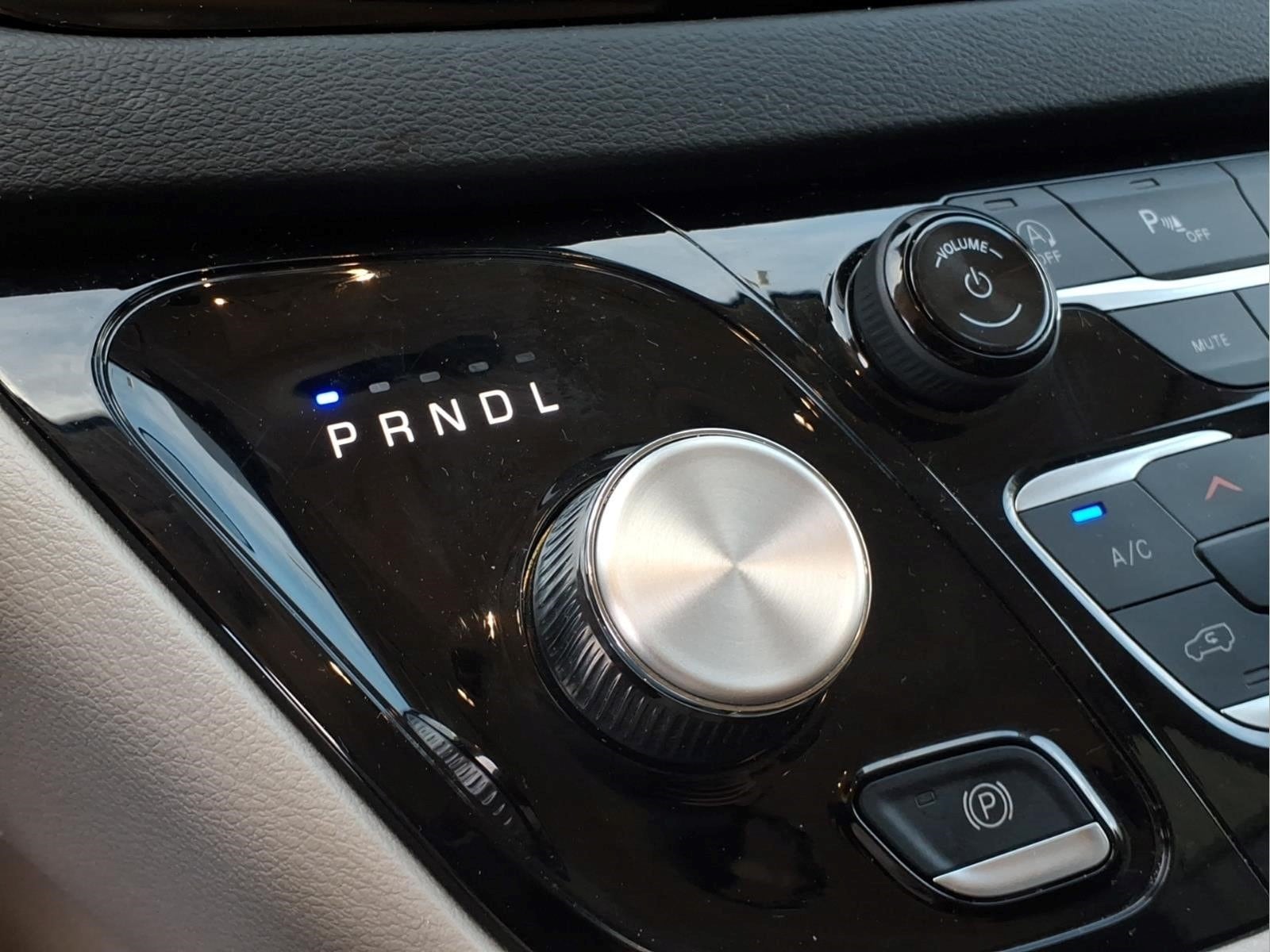 2024 Chrysler Pacifica Touring L - Photo 12