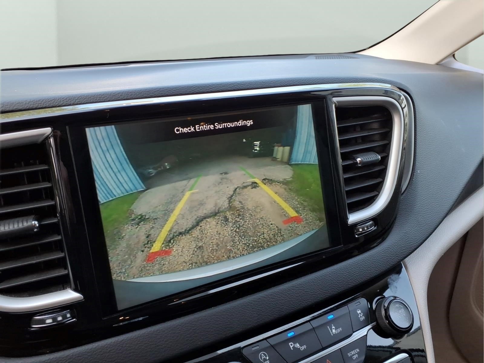 2023 Chrysler Pacifica Touring L - Photo 10