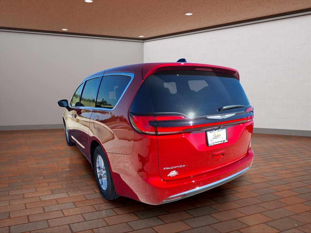 New 2026 Chrysler Pacifica SELECT Passenger Van