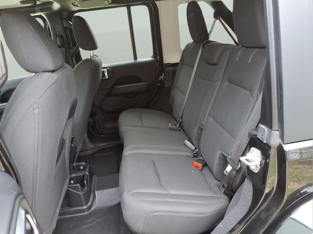 2018 Jeep All-New Wrangler Unlimited Sahara - Photo 28