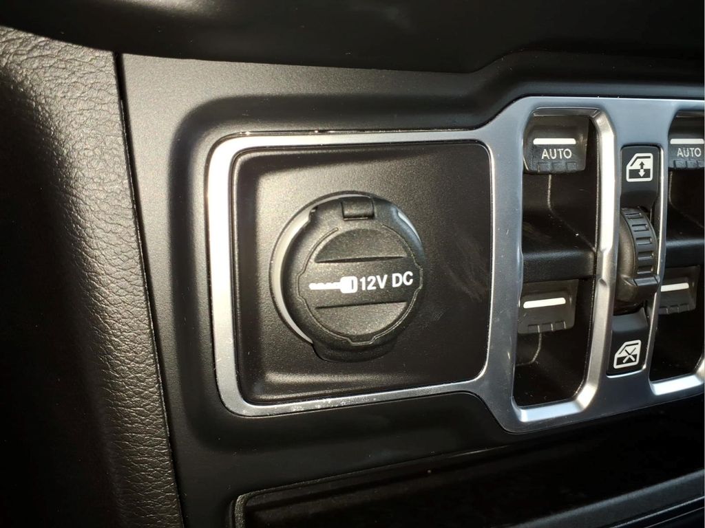 2018 Jeep All-New Wrangler Unlimited Sahara - Photo 14